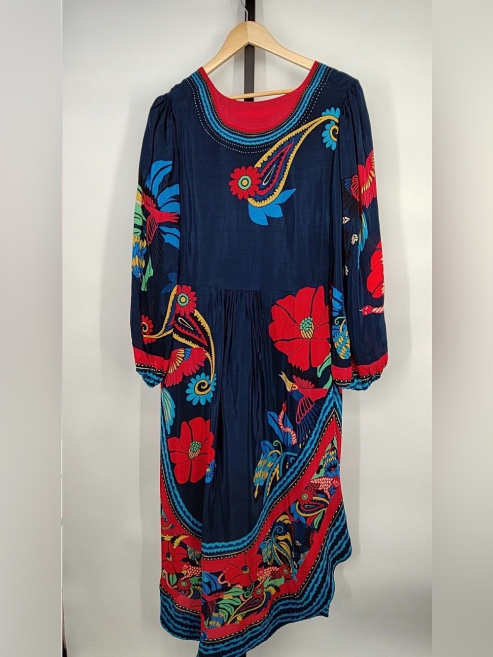 FARM Rio Navy Maxi Dress with Red, Blue & Green Floral Print
New Without Tags - Picture 2 of 2